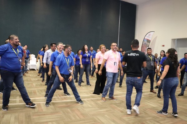 Motivación de equipos1; equipo después de realizar una dinámica.